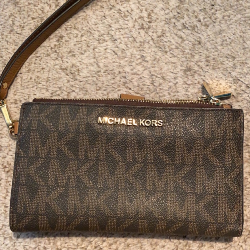 Michael Kors wristlet
